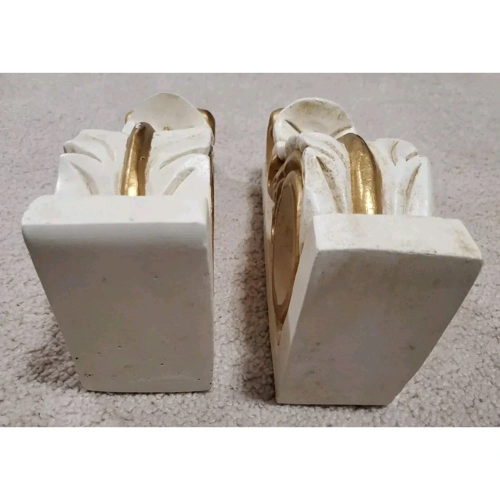 The Unbranded Brand vintage carved